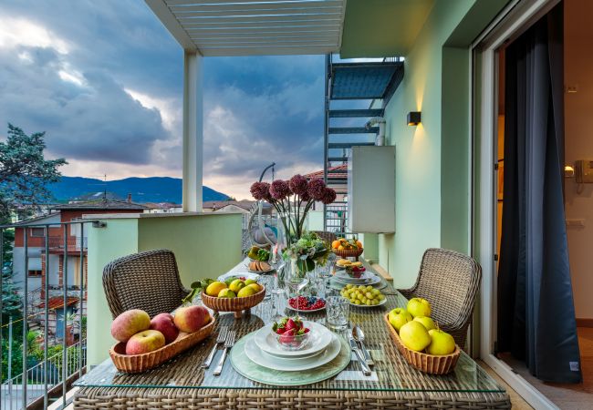 Апартаменты на Lucca - Serenity Vista Penthouse with Terrace in the City Centre of Lucca Апартаменты на Lucca - Serenity Vista Penthouse with Terrace in the City Centre of Lucca