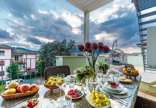 Апартаменты на Lucca - Serenity Vista Penthouse with Terrace in the City Centre of Lucca Апартаменты на Lucca - Serenity Vista Penthouse with Terrace in the City Centre of Lucca