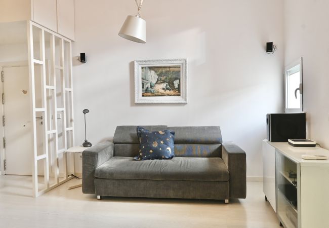 Апартаменты на Madrid - Apartamento con encanto a pocos metros de Puerta del Sol. Temporal  Апартаменты на Madrid - Apartamento con encanto a pocos metros de Puerta del Sol. Temporal