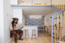 Апартаменты на Валенсия город / Valencia - Pirate Duplex VII | 4 Viajeros | AC WiFi | 15 min Oceanografic
