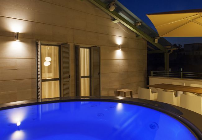 Апартаменты на Lucca - Canticle Lucca Luxury Apartment with Elevator, Terrace, Parking and Jacuzzi Апартаменты на Lucca - Canticle Lucca Luxury Apartment with Elevator, Terrace, Parking and Jacuzzi