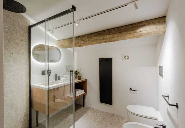 Апартаменты на Lucca - Victory Penthouse Contemporary 3 Bedroom Luxury Apartment with Balcony in Lucca Апартаменты на Lucca - Victory Penthouse Contemporary 3 Bedroom Luxury Apartment with Balcony in Lucca