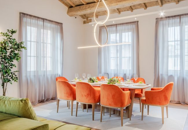 Апартаменты на Lucca - Victory Penthouse Contemporary 3 Bedroom Luxury Apartment with Balcony in Lucca Апартаменты на Lucca - Victory Penthouse Contemporary 3 Bedroom Luxury Apartment with Balcony in Lucca