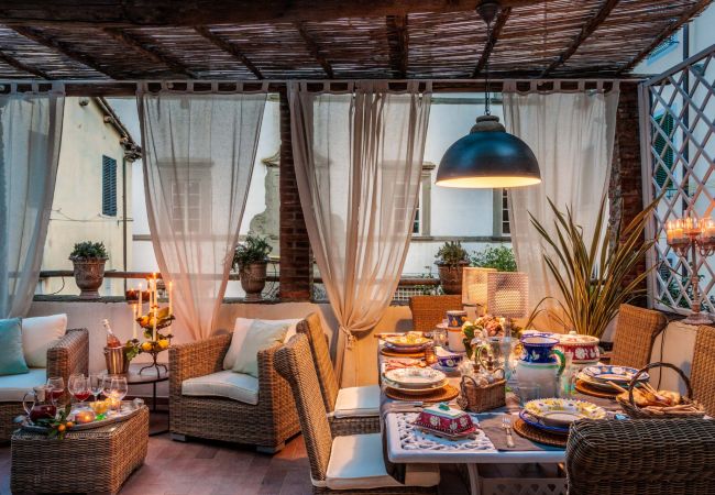  на Lucca - Casa Celeste 3 Bedrooms Apartment with Terrace Inside Lucca