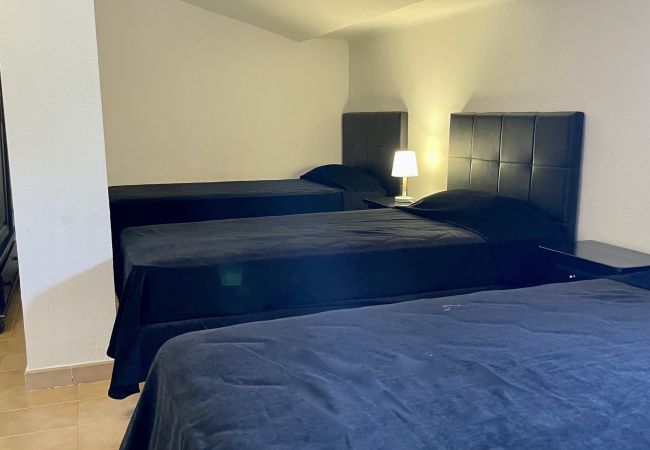 Апартаменты на Estartit - Salles Beach 44 - дуплекс с бассейном и видом на море Апартаменты на Estartit - Salles Beach 44 - дуплекс с бассейном и видом на море