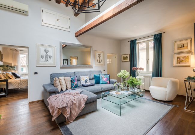 Апартаменты на Lucca - Panoramic Penthouse with Terrace, 2 bedrooms 2 bathrooms inside the Walls of Lucca Апартаменты на Lucca - Panoramic Penthouse with Terrace, 2 bedrooms 2 bathrooms inside the Walls of Lucca