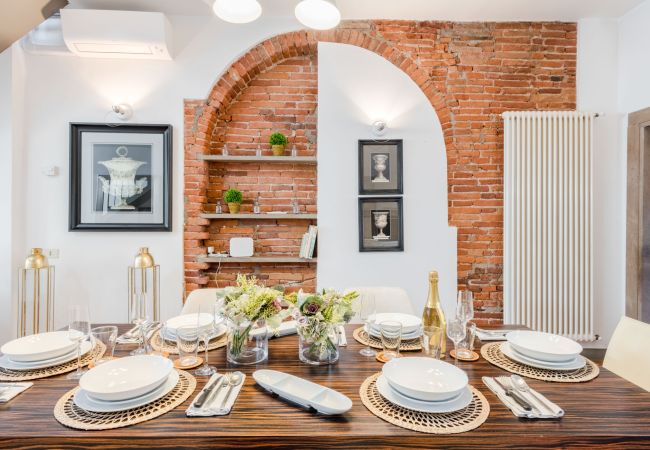 Апартаменты на Lucca - Modern Panoramic Penthouse with Elevator inside the Walls of Lucca Апартаменты на Lucca - Modern Panoramic Penthouse with Elevator inside the Walls of Lucca