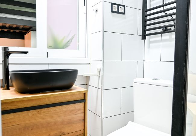 Квартира-студия на Madrid - M (RVI40) Coqueto apartamento de un dormitorio en Cuatro Caminos. Temporal Квартира-студия на Madrid - M (RVI40) Coqueto apartamento de un dormitorio en Cuatro Caminos. Temporal