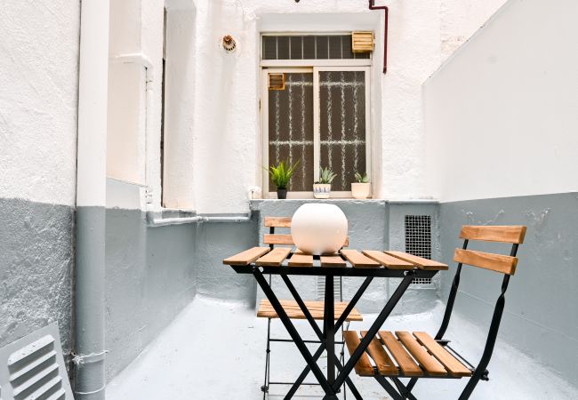 Квартира-студия на Madrid - M (RVI40) Coqueto apartamento de un dormitorio en Cuatro Caminos. Temporal Квартира-студия на Madrid - M (RVI40) Coqueto apartamento de un dormitorio en Cuatro Caminos. Temporal