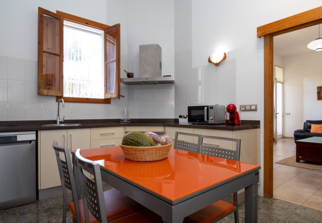 Дом на Ariany - Casa vacacional de pueblo totalmente equipada 271 Дом на Ariany - Casa vacacional de pueblo totalmente equipada 271