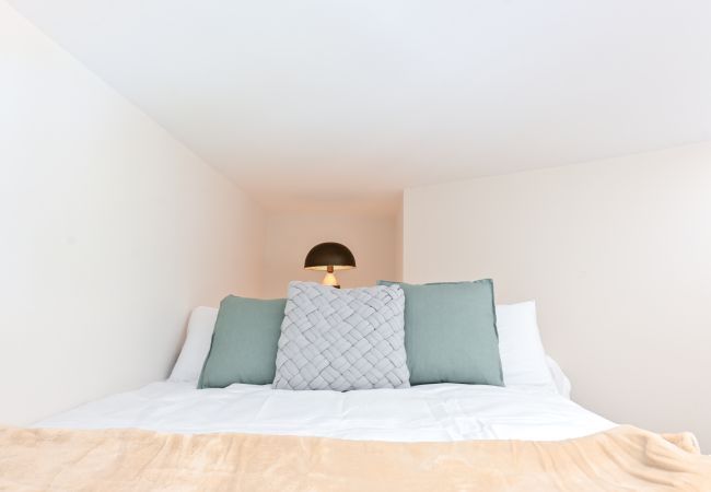 Квартира-студия на Madrid - Céntrico y Luminoso Estudio Duplex en Madrid Temporal Квартира-студия на Madrid - Céntrico y Luminoso Estudio Duplex en Madrid Temporal