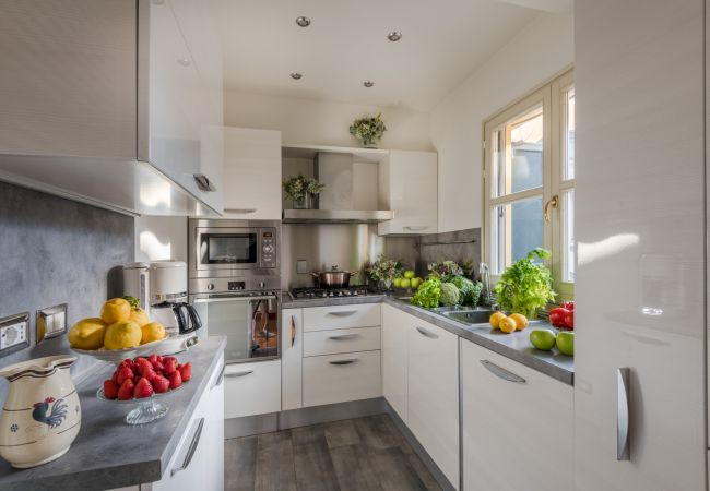 Апартаменты на Lucca - Elegant Modern Apartment with Terrace in Historic Lucca Апартаменты на Lucca - Elegant Modern Apartment with Terrace in Historic Lucca