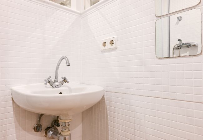 Квартира-студия на Madrid - Lindo estudio en barrio Justicia SLR16 Квартира-студия на Madrid - Lindo estudio en barrio Justicia SLR16