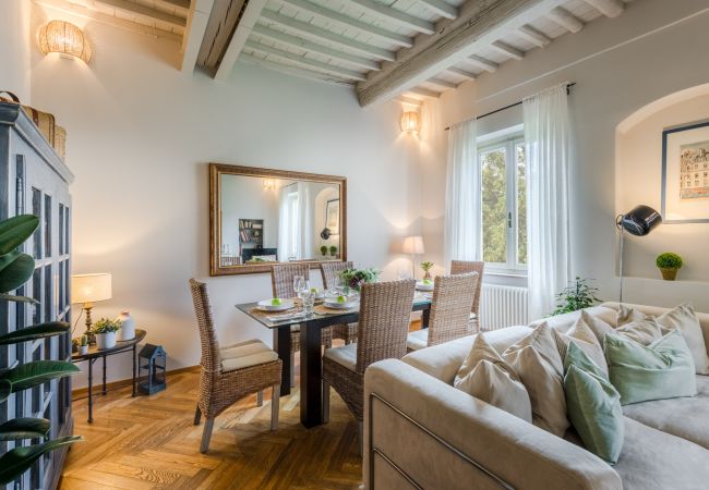 Апартаменты на Lucca - GARDEN VISTA Charming 2 Bedrooms 2 Bathrooms Apartment inside the Walls of Lucca Апартаменты на Lucca - GARDEN VISTA Charming 2 Bedrooms 2 Bathrooms Apartment inside the Walls of Lucca
