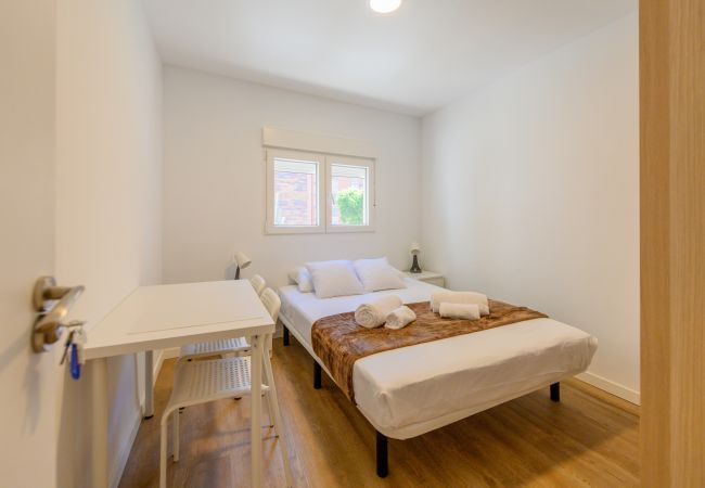  на Madrid - Acogedora habitación con cama doble cerca al Polideportivo Los Cantos en Alcorcón SAP35A