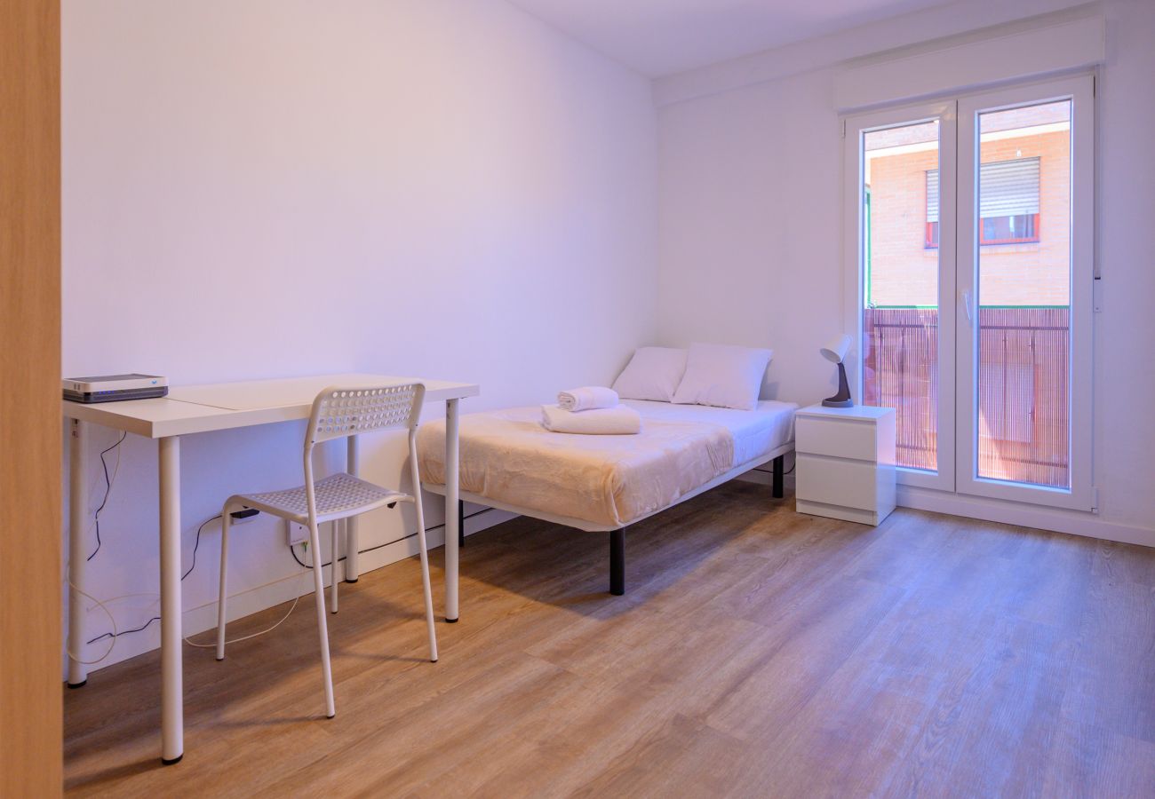 Rent by room на Мадрид город / Madrid - Acogedora habitación cerca al Polideportivo Los Cantos en Alcorcón SAP35C