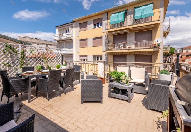 Апартаменты на Viareggio - Simple Duplex Apartment with Terrace in Viareggio Апартаменты на Viareggio - Simple Duplex Apartment with Terrace in Viareggio