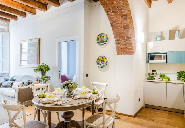 Апартаменты на Lucca - Smart 2 Bedrooms Apartment close to Bus Terminal Апартаменты на Lucca - Smart 2 Bedrooms Apartment close to Bus Terminal
