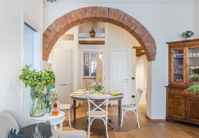 Апартаменты на Lucca - Smart 2 Bedrooms Apartment close to Bus Terminal Апартаменты на Lucca - Smart 2 Bedrooms Apartment close to Bus Terminal