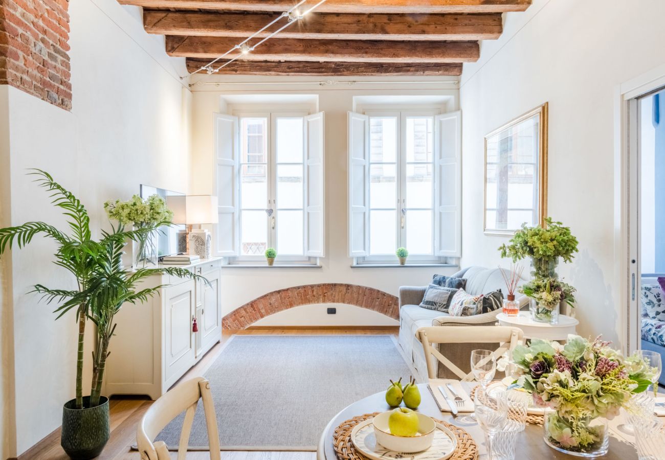 Апартаменты на Lucca - Smart 2 Bedrooms Apartment close to Bus Terminal