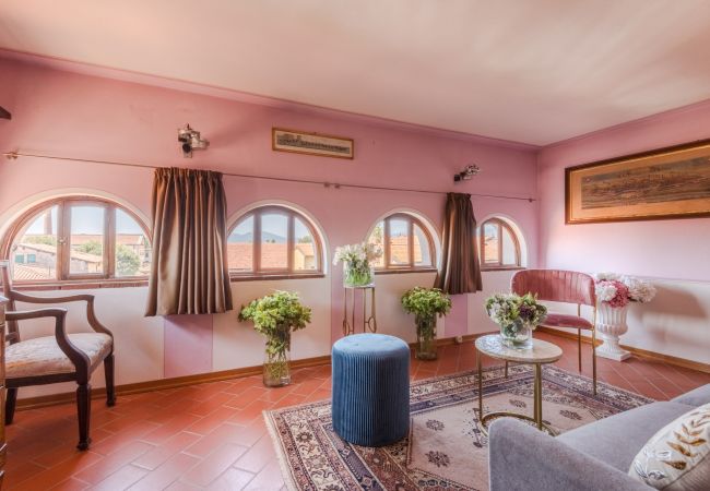 Апартаменты на Lucca - Panoramic penthouse with views and elevator in Lucca Апартаменты на Lucca - Panoramic penthouse with views and elevator in Lucca
