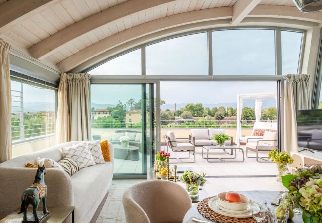 Апартаменты на Lucca - Modern Panoramic Loft with Terrace, Elevator, Parking Апартаменты на Lucca - Modern Panoramic Loft with Terrace, Elevator, Parking