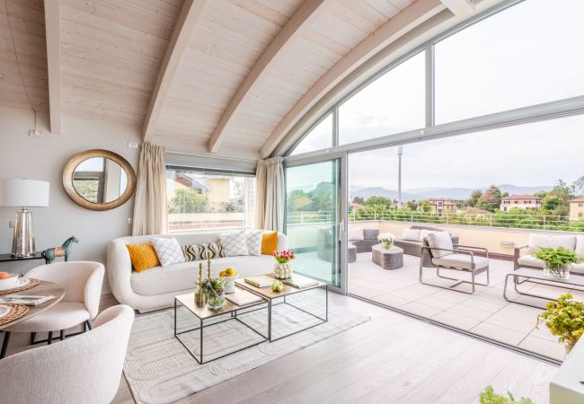 Апартаменты на Lucca - Modern Panoramic Loft with Terrace, Elevator, Parking Апартаменты на Lucca - Modern Panoramic Loft with Terrace, Elevator, Parking