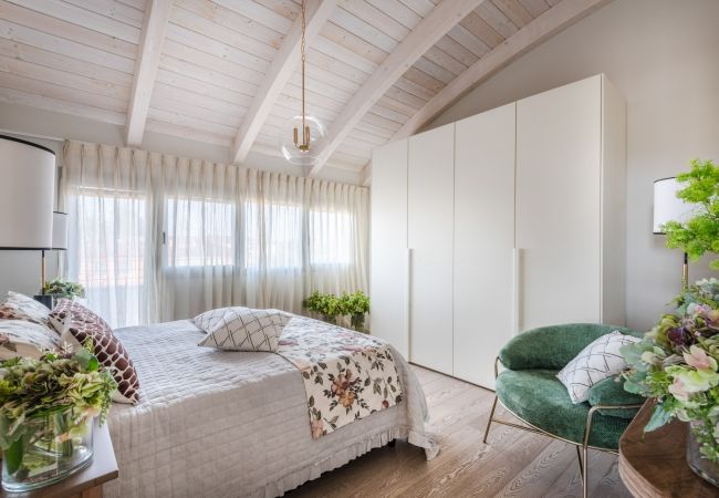 Апартаменты на Lucca - Modern Panoramic Loft with Terrace, Elevator, Parking Апартаменты на Lucca - Modern Panoramic Loft with Terrace, Elevator, Parking