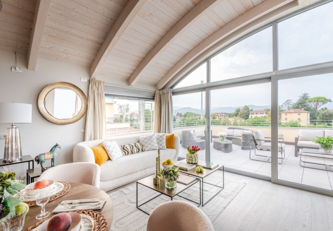 Апартаменты на Lucca - Modern Panoramic Loft with Terrace, Elevator, Parking Апартаменты на Lucca - Modern Panoramic Loft with Terrace, Elevator, Parking