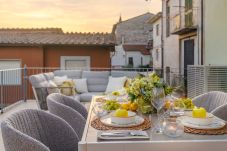 Апартаменты на Lucca - The City Terrace Apartment: smart 2 bedrooms in Lucca