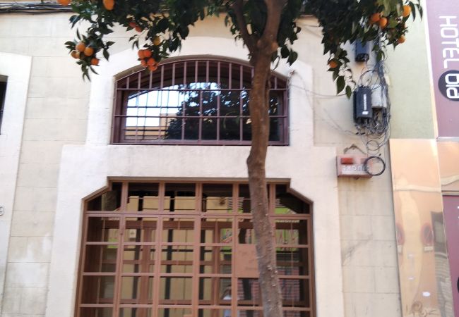 Апартаменты на Barcelona - ПАМЯТНИК, большая, уютная квартира Апартаменты на Barcelona - ПАМЯТНИК, большая, уютная квартира