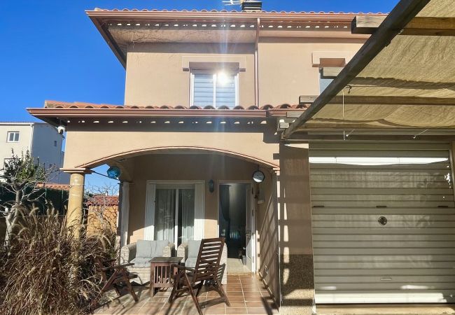 Таунхаус на L'Escala - RAMBLA MALLOLS 9, CASA LIA Таунхаус на L'Escala - RAMBLA MALLOLS 9, CASA LIA