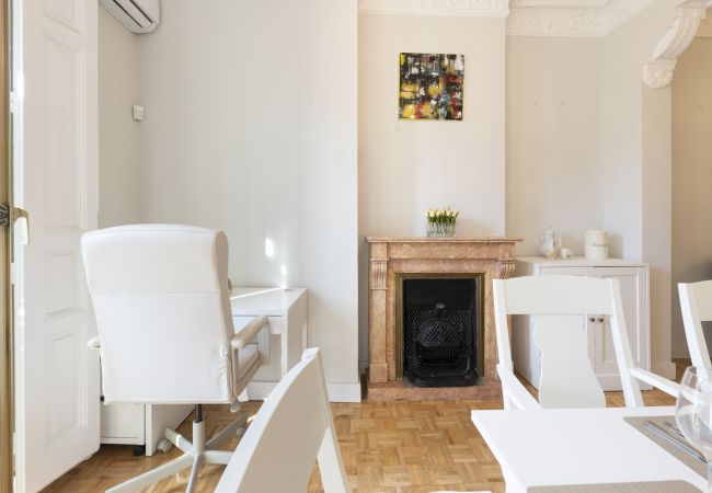 Апартаменты на Madrid - Acogedor piso con balcones en el centro de Madrid , a unos pasos de la Plaza Mayor .Temporal Апартаменты на Madrid - Acogedor piso con balcones en el centro de Madrid , a unos pasos de la Plaza Mayor .Temporal