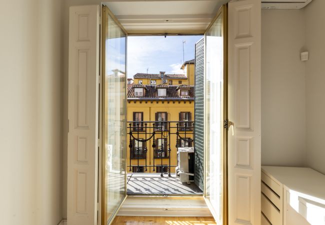 Апартаменты на Madrid - Acogedor piso con balcones en el centro de Madrid , a unos pasos de la Plaza Mayor .Temporal Апартаменты на Madrid - Acogedor piso con balcones en el centro de Madrid , a unos pasos de la Plaza Mayor .Temporal