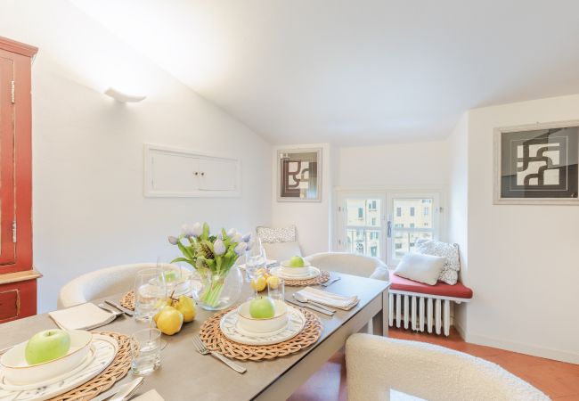 Апартаменты на Lucca - Smart Penthouse with Views over Amphiteatre Square Апартаменты на Lucca - Smart Penthouse with Views over Amphiteatre Square