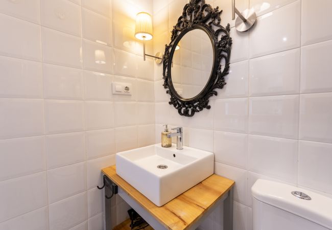 Апартаменты на Мадрид город / Madrid - Dúplex con encanto en Chamberí : Comodidad y diseño en dos niveles .Temporal  Апартаменты на Мадрид город / Madrid - Dúplex con encanto en Chamberí : Comodidad y diseño en dos niveles .Temporal