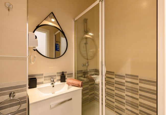Rent by room на Madrid - Shanghái: habitación con comodidad y zonas compartidas Gran Vía-Madrid.Temporal Rent by room на Madrid - Shanghái: habitación con comodidad y zonas compartidas Gran Vía-Madrid.Temporal