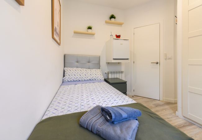 Rent by room на Madrid - Tarija: Habitación con confort y esencia boliviana en Madrid Temporal  Rent by room на Madrid - Tarija: Habitación con confort y esencia boliviana en Madrid Temporal