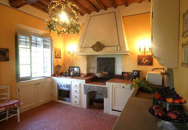 Вилла на Lucca - Romantic Farmhouse with Oversize Panoramic Pool Вилла на Lucca - Romantic Farmhouse with Oversize Panoramic Pool