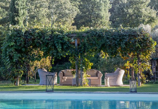 Вилла на Lucca - Romantic Farmhouse with Oversize Panoramic Pool Вилла на Lucca - Romantic Farmhouse with Oversize Panoramic Pool