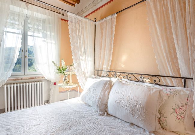 Вилла на Lucca - Romantic Farmhouse with Oversize Panoramic Pool Вилла на Lucca - Romantic Farmhouse with Oversize Panoramic Pool