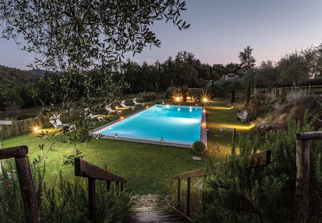 Вилла на Lucca - Romantic Farmhouse with Oversize Panoramic Pool Вилла на Lucca - Romantic Farmhouse with Oversize Panoramic Pool