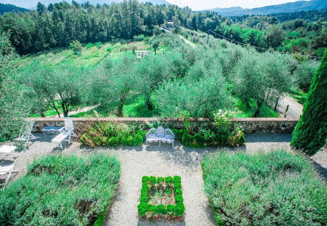 Вилла на Lucca - Romantic Farmhouse with Oversize Panoramic Pool Вилла на Lucca - Romantic Farmhouse with Oversize Panoramic Pool