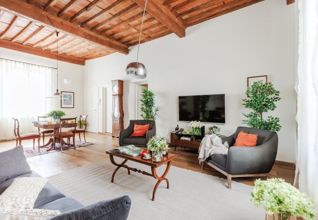 Апартаменты на Lucca - Historic and Contemporary 3 Bedrooms inside Lucca Апартаменты на Lucca - Historic and Contemporary 3 Bedrooms inside Lucca