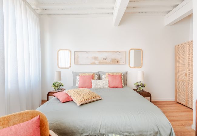 Апартаменты на Lucca - Luxury 2 Bedrooms 2 Bathrooms Penthouse, Elevator Апартаменты на Lucca - Luxury 2 Bedrooms 2 Bathrooms Penthouse, Elevator