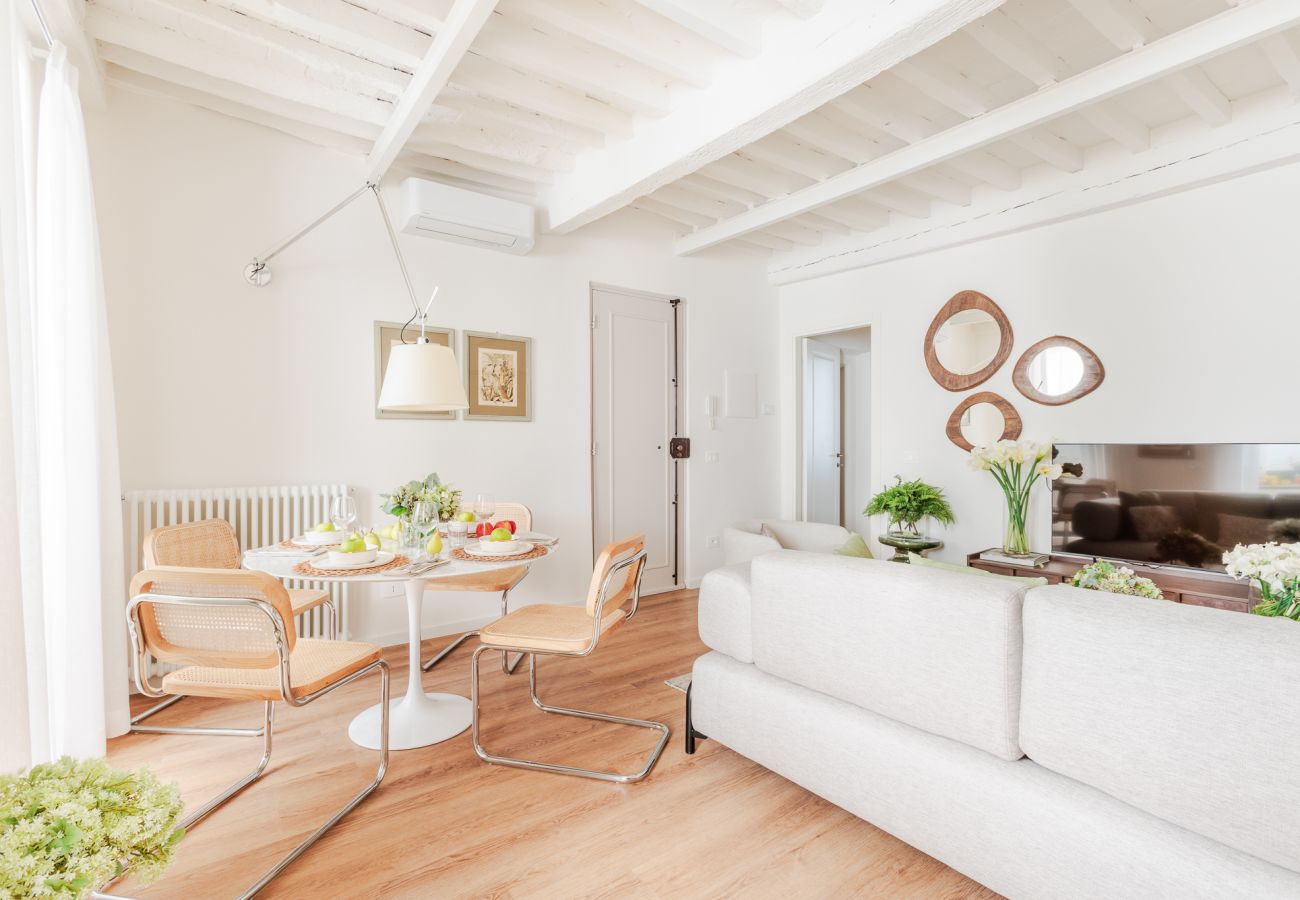 Апартаменты на Lucca - Smart Apartment with Terrace and elevator in Lucca Апартаменты на Lucca - Smart Apartment with Terrace and elevator in Lucca