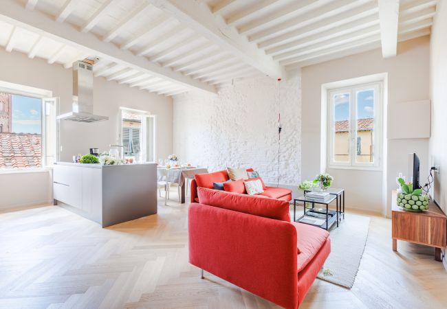 Апартаменты на Lucca - The White Lotus Penthouse, Modern Flat with Elevator Апартаменты на Lucca - The White Lotus Penthouse, Modern Flat with Elevator