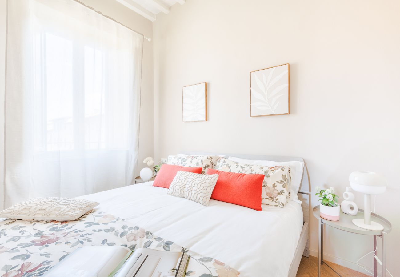 Апартаменты на Lucca - The White Lotus Penthouse, Modern Flat with Elevator Апартаменты на Lucca - The White Lotus Penthouse, Modern Flat with Elevator