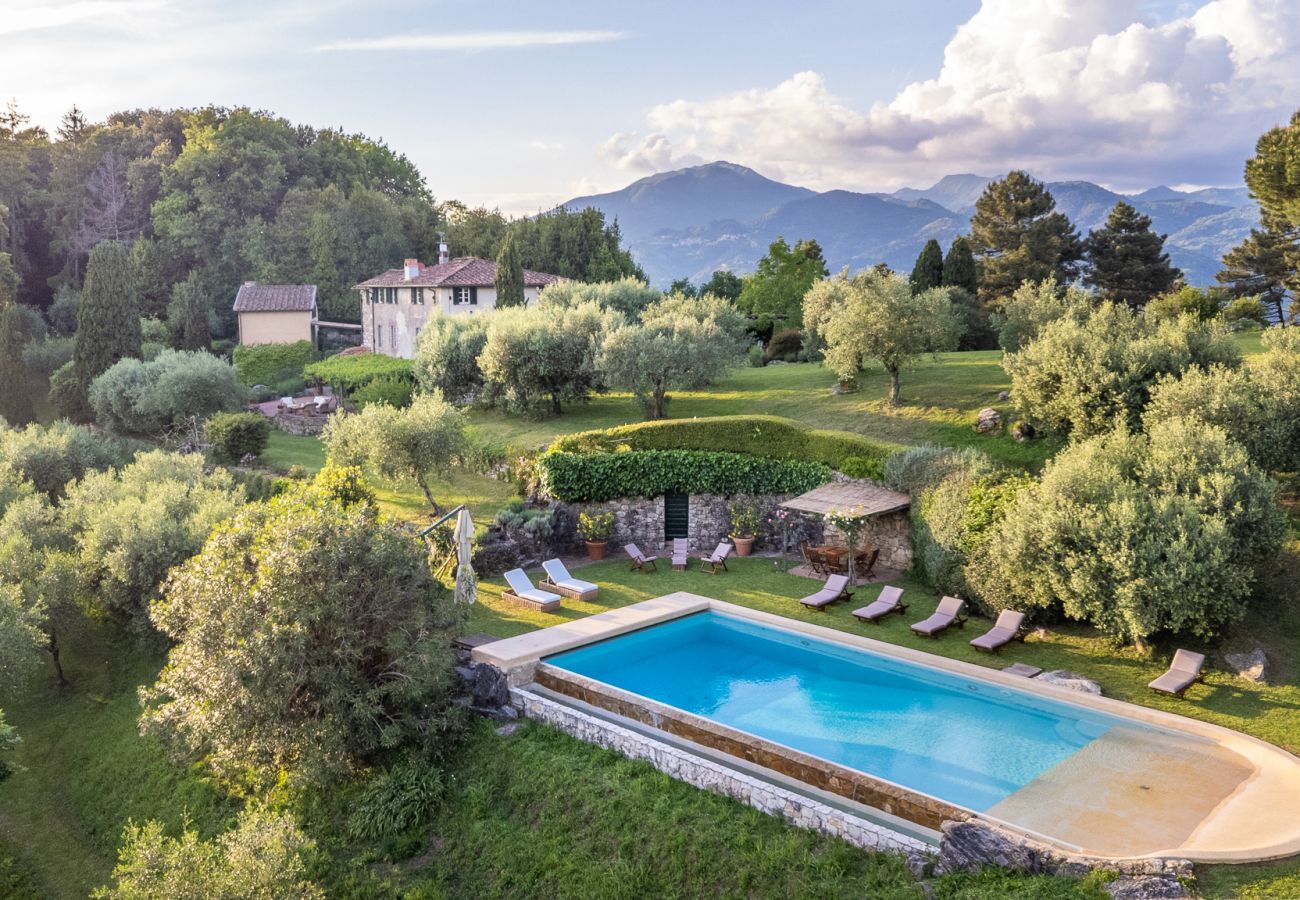 Вилла на Lucca - Iconic Romantic Farmhouse with Pool in Lucca