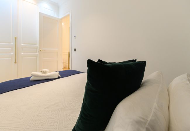 Апартаменты на Madrid - Exclusivo Piso de Lujo en el Barrio de Salamanca – Elegancia y Confort en el Corazón de Madrid .Temporal  Апартаменты на Madrid - Exclusivo Piso de Lujo en el Barrio de Salamanca – Elegancia y Confort en el Corazón de Madrid .Temporal